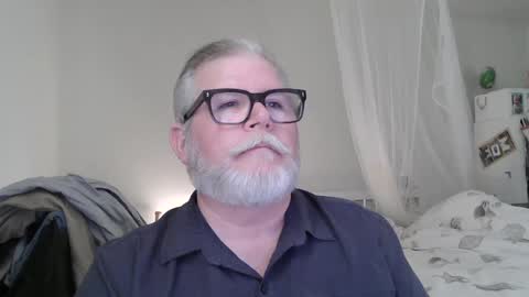 Snapshot of milesnash chatting on 09.24.25 Miles Nash online show from 09.24.25