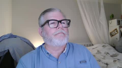 Snapshot of milesnash chatting on 09.25.25 Miles Nash online show from 09.25.25