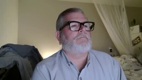 Snapshot of milesnash chatting on 09.26.25 Miles Nash online show from 09.26.25