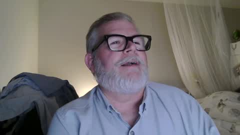 Snapshot of milesnash chatting on 09.27.25 Miles Nash online show from 09.27.25