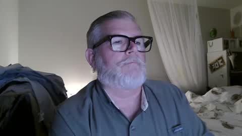 Snapshot of milesnash chatting on 09.29.25 Miles Nash online show from 09.29.25