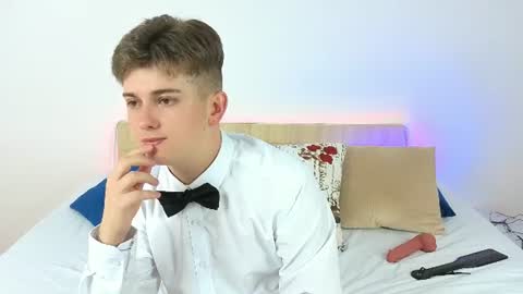 Snapshot of miless_cooper chatting on 06.20.26 Miles online show from 06.20.26