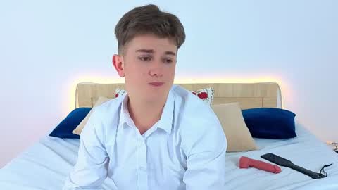 Snapshot of miless_cooper chatting on 06.24.26 Miles online show from 06.24.26