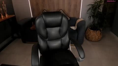 Miley Cruz  IG miley model23 online show from 10.30.25