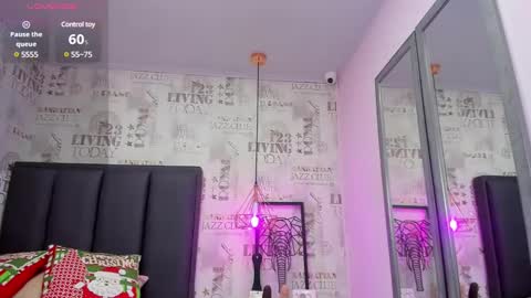 Snapshot of mileyerikson chatting on 12.10.24 MILEY  online show from 12.10.24