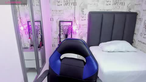 Snapshot of mileyerikson chatting on 01.21.25 MILEY  online show from 01.21.25