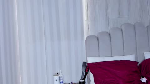 Snapshot of mileyerikson chatting on 10.04.25 MILEY  online show from 10.04.25