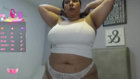 Snapshot of mileyhudson chatting on 05.19.26 MileyHudson online show from 05.19.26