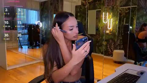 Miley Sin online show from 12.04.25