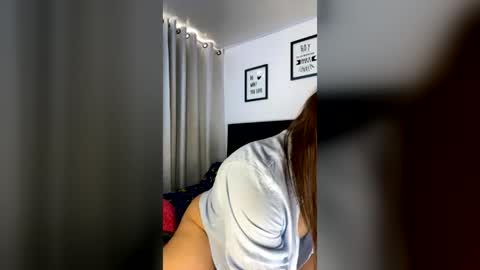 Snapshot of milf__pretty chatting on 07.21.26 Melissa online show from 07.21.26