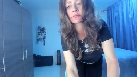 Victoria  online show from 04.26.26