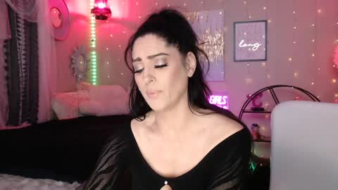 Snapshot of milf_lacey chatting on 12.24.24 Milf Lacey online show from 12.24.24