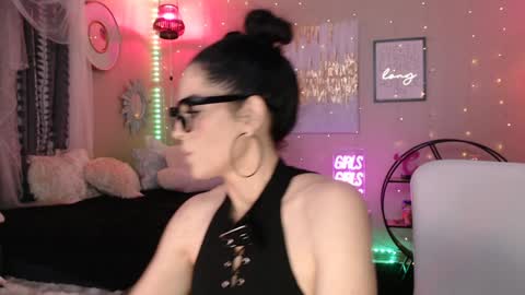 Snapshot of milf_lacey chatting on 01.02.25 Milf Lacey online show from 01.02.25