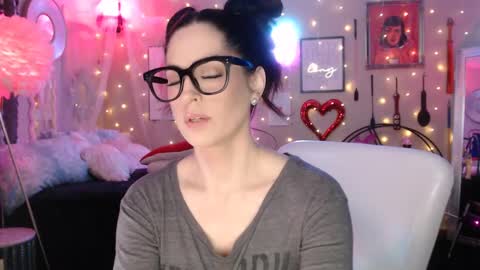 Snapshot of milf_lacey chatting on 03.02.25 Milf Lacey online show from 03.02.25