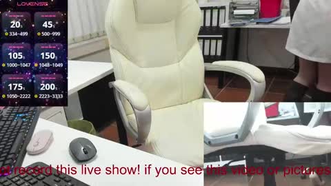 Snapshot of milf_viktoria chatting on 01.08.25 Viktoria online show from 01.08.25