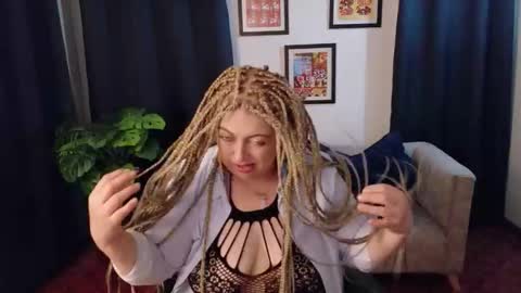 Snapshot of milfarlet chatting on 03.15.26 Arlet online show from 03.15.26