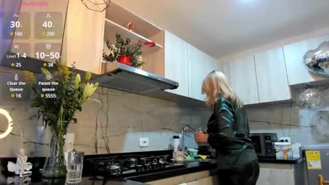 Snapshot of milfashley chatting on 01.22.25 ASHLEY online show from 01.22.25