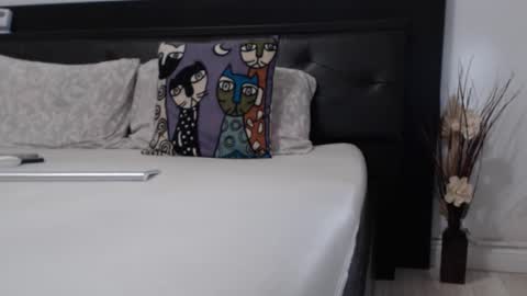 milfa online show from 09.30.25