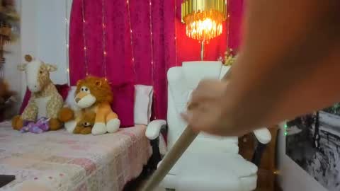 Snapshot of milfboobs_10 chatting on 02.11.25 Nakary Bustamante online show from 02.11.25