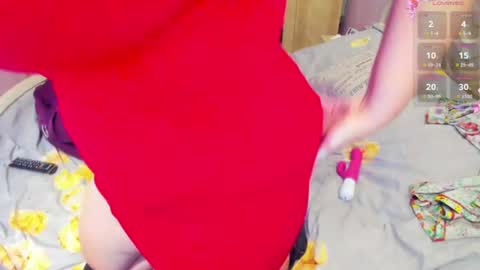 Snapshot of milfdomina6 chatting on 07.12.26 HoneyBee2026 online show from 07.12.26