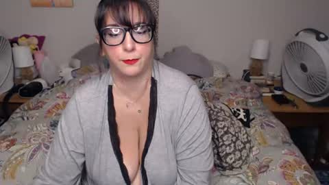 Snapshot of milfmonee chatting on 07.19.26 MILF Monee online show from 07.19.26