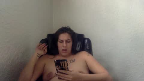 Snapshot of milfsfreaky69 chatting on 01.24.25 BabygirlsFreaky online show from 01.24.25