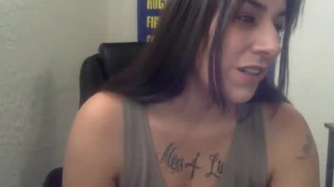 Snapshot of milfsfreaky69 chatting on 01.27.25 BabygirlsFreaky online show from 01.27.25