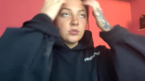 Snapshot of milfyymassa chatting on 09.10.25 milfyymassa online show from 09.10.25