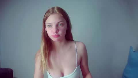 Snapshot of milia21 chatting on 10.05.25 milia21 online show from 10.05.25