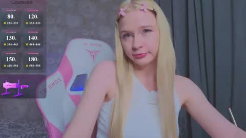 Snapshot of miliameow chatting on 05.24.26 Milia online show from 05.24.26
