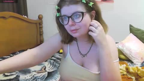 Snapshot of milisasweet chatting on 09.21.25 MilisaSweet online show from 09.21.25
