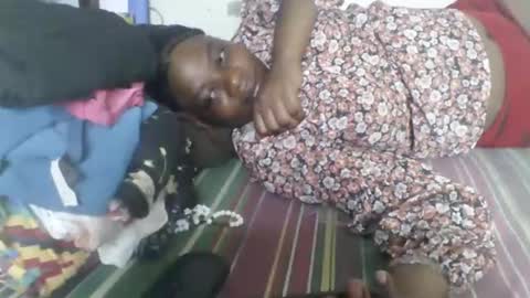 Snapshot of milk_titz chatting on 01.04.25 kinwity online show from 01.04.25