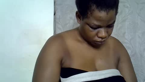 Snapshot of milk_titz chatting on 02.01.25 kinwity online show from 02.01.25