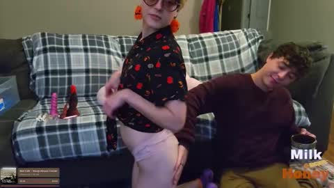 MilkandHoney online show from 10.28.25