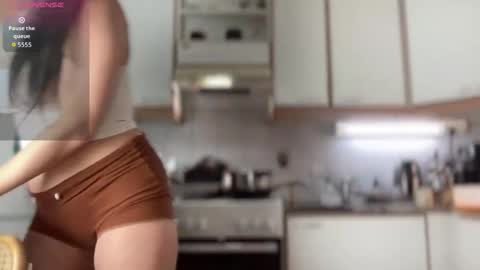 Snapshot of milkandhoneylullabies chatting on 12.16.25 Milk online show from 12.16.25