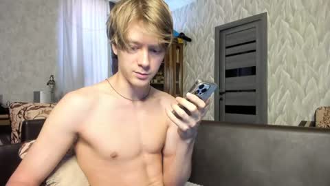 Snapshot of milkiwy chatting on 06.19.26 Isaac online show from 06.19.26