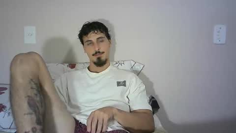 Snapshot of milkoffee chatting on 01.26.25 milkoffee online show from 01.26.25