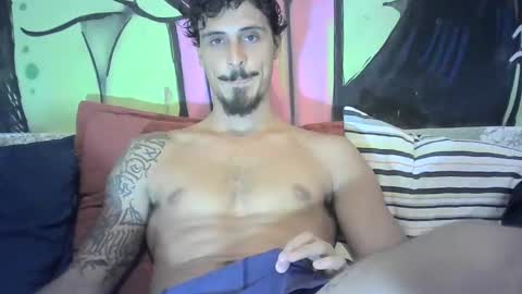 Snapshot of milkoffee chatting on 03.08.25 milkoffee online show from 03.08.25