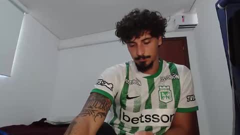 Snapshot of milkoffee chatting on 02.12.26 milkoffee online show from 02.12.26