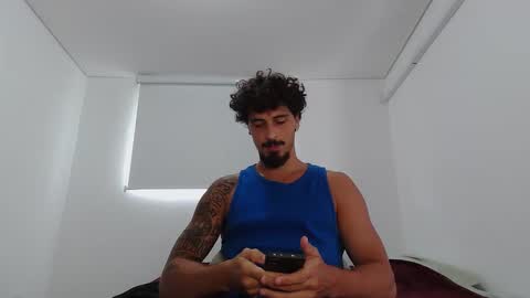 Snapshot of milkoffee chatting on 02.25.26 milkoffee online show from 02.25.26