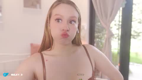 milky_0 online show from 07.17.26