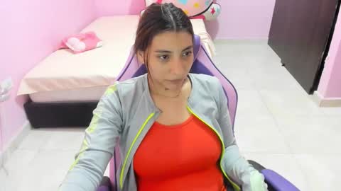 Snapshot of milky__boobs69 chatting on 11.21.25 vale online show from 11.21.25