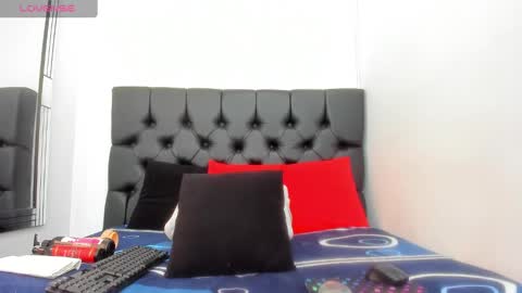 milky_lau_18 online show from 01.26.25