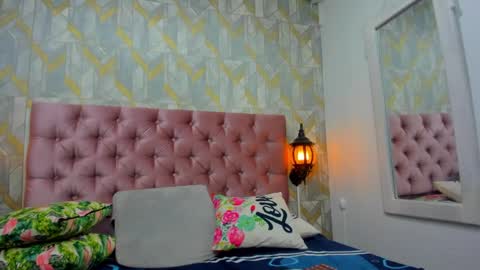 milky_lau_18 online show from 02.01.25