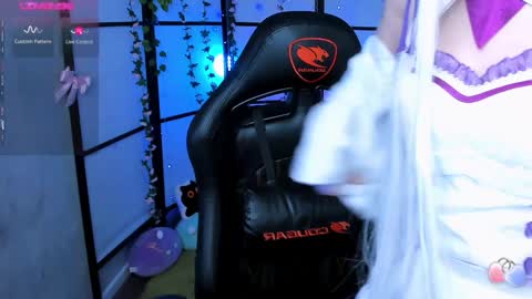 milky cute online show from 02.08.25