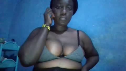 Snapshot of milkyebony254 chatting on 09.20.25 milkyebony254 online show from 09.20.25