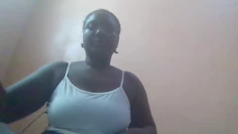 Snapshot of milkyebony254 chatting on 04.23.26 milkyebony254 online show from 04.23.26