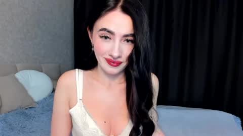 Snapshot of milla__moore chatting on 09.29.25 milla moore online show from 09.29.25