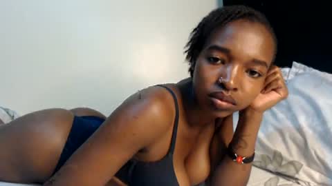 Snapshot of milla_armani chatting on 06.14.26 milla_armani online show from 06.14.26