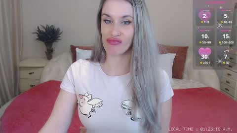 Snapshot of milla_na chatting on 01.31.25 Millana online show from 01.31.25